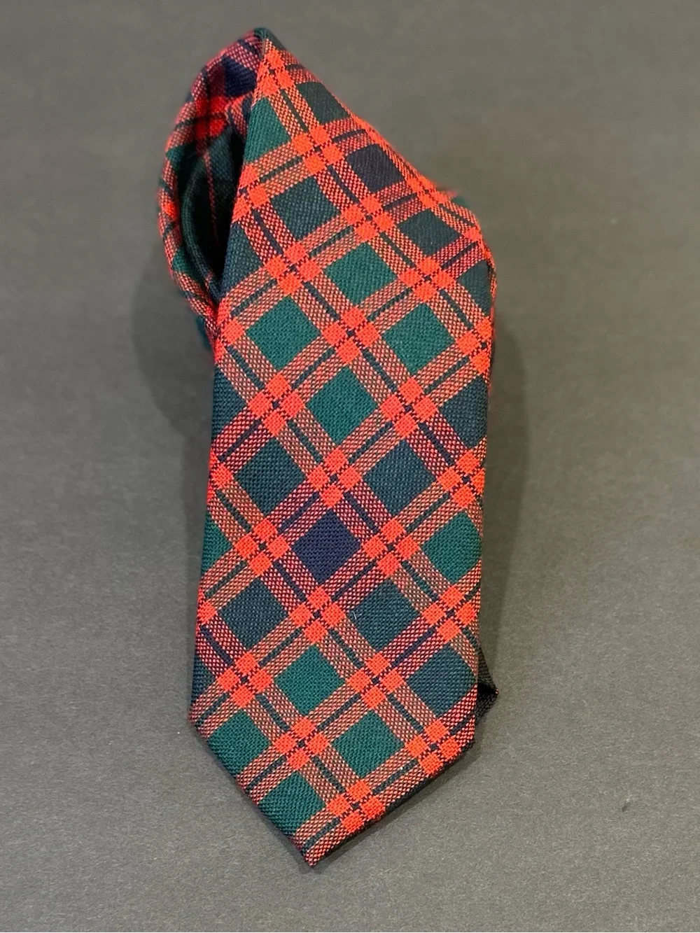 🎄NWOT J.Crew Ludlow 100% Wool Tartan Plaid Necktie Red Green Blue Handmade USA